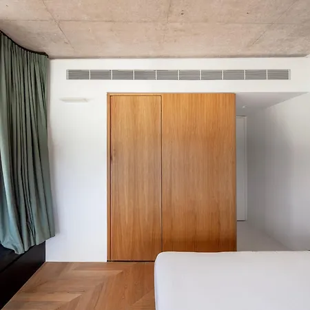 Stilla, San Mikiel Hotel